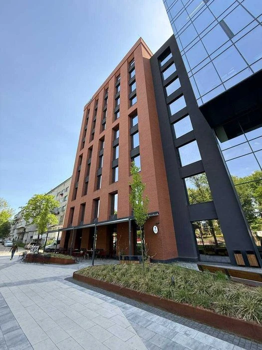 Продаж 1-кім. апартаментів в  бізнес-центрі Kristal Plaza.