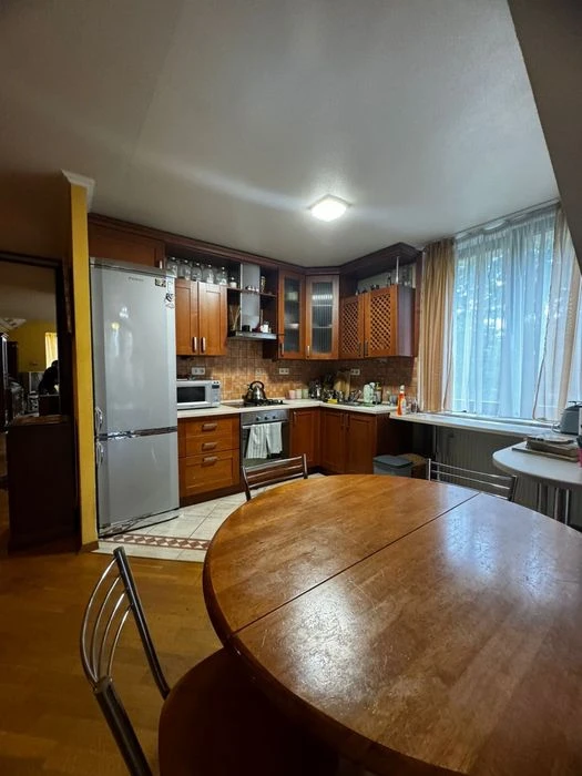 Продаж 5-кімн.квартири Новий Львів(Паркова зона)0