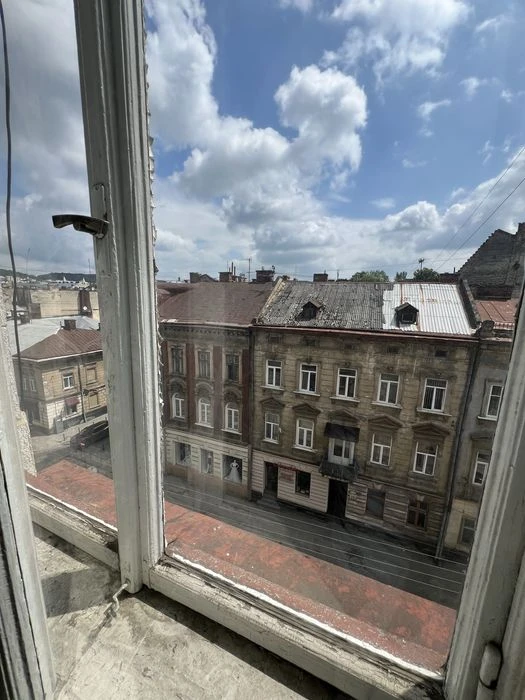 Продаж 6к квартири вул Франка 255000$