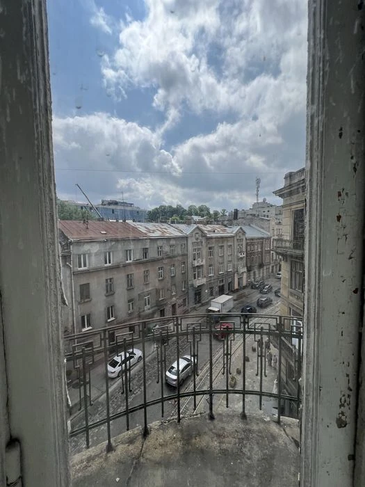 Продаж 6к квартири вул Франка 255000$