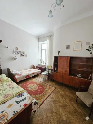Продаж 2х кімнатної квартири по вул.Руданського, 3 (за готел
