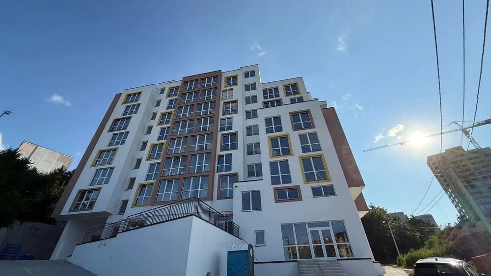 Продаж 1-кім. квартири 50 м вул. Очеретяна, 11 Карпатбуд