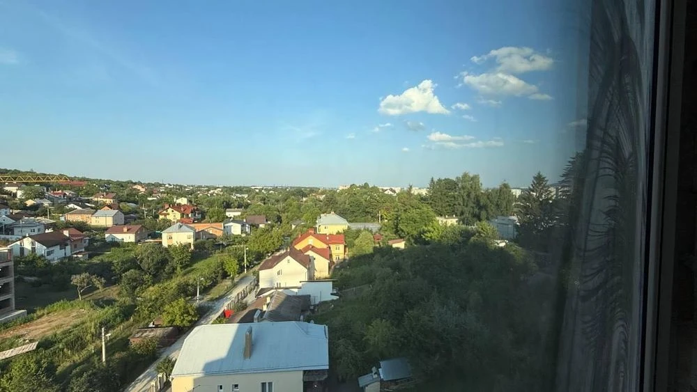 Продаж 1-кім. квартири 50 м вул. Очеретяна, 11 Карпатбуд