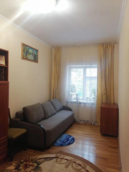 Продаж 2 кім вул Пекарська