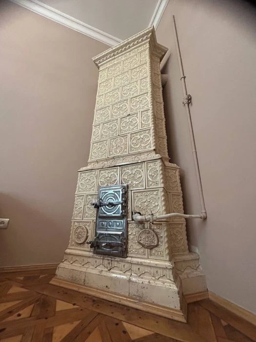 Продаж 5-кімнатної квартири