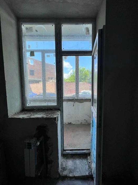Продаж 3 кімнатної квартири по вулиці Шевченка (Рясне 1)
