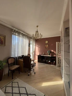 Продається двохрівнева квартира по вул. Коновальця (бічна ву