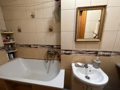 Продаж вул Менциньзького 2х кім квартири