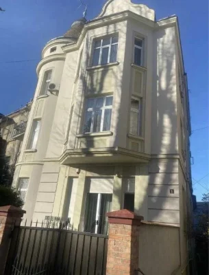 Продаж дворівневої квартири по вул. Кардинала Гузара( Льва Т