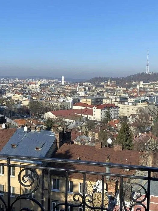Продаж дворівневої квартири по вул. Кардинала Гузара( Льва Т
