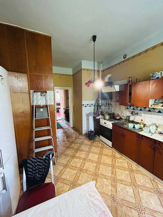 Продаж 3 кім. квартири по вул. Цегельського (105 м.кв.).
