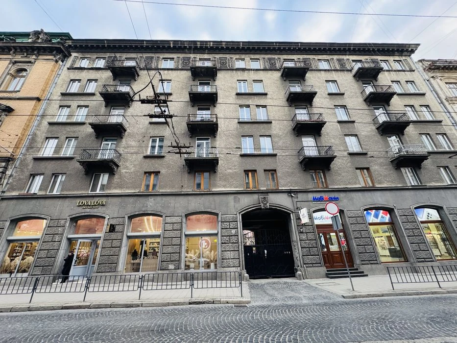 Продаж 4 кім квартири по вул.Гнатюка (175 м.кв, центр Львова