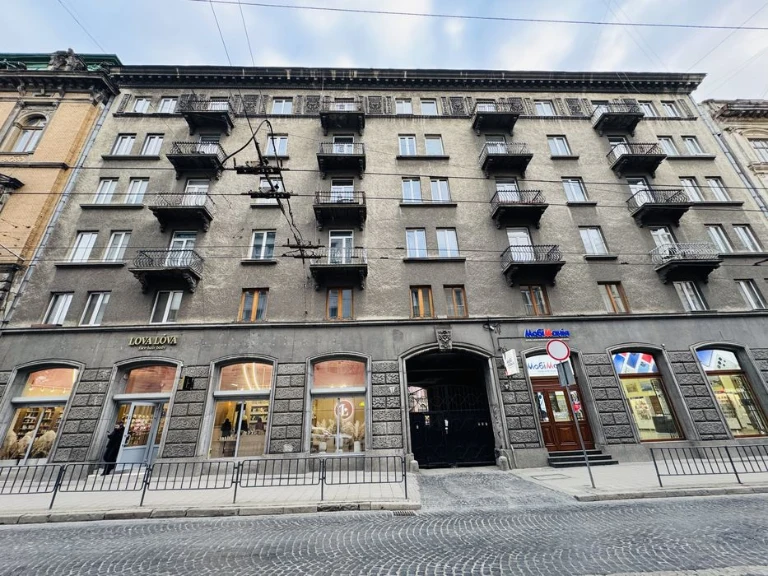 Продаж 4 кім квартири по вул.Гнатюка (175 м.кв, центр Львова