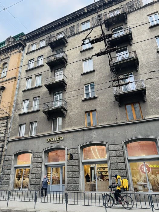 Продаж 4 кім квартири по вул.Гнатюка (175 м.кв, центр Львова