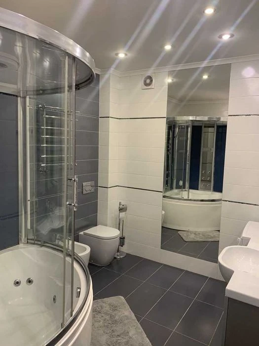 Продаж 3 кім квартири по вул.Сахарова (104 м.кв.).