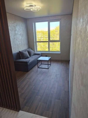Продам квартиру по вул.  Мікльоша , 20