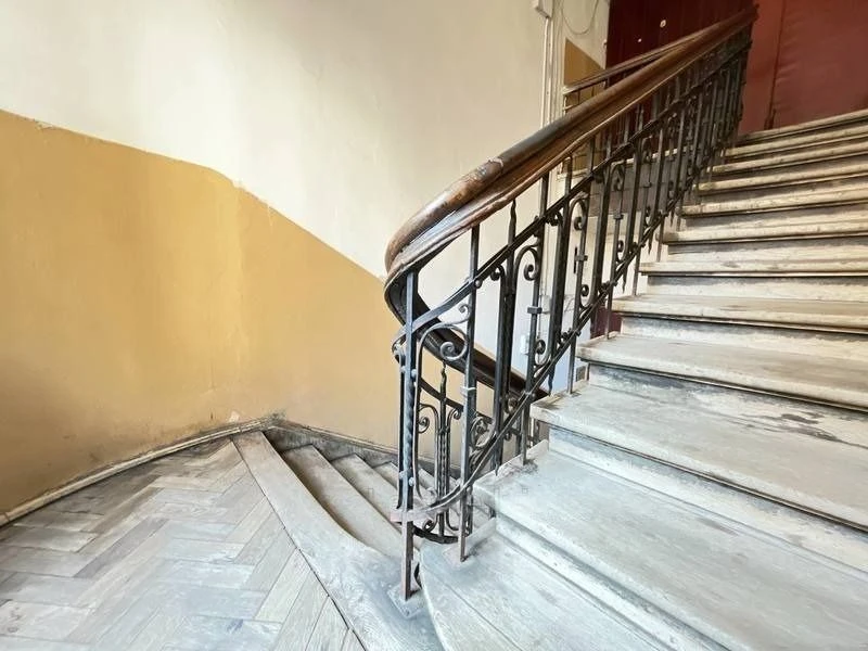 Продаж  квартира в Центрі вул.Грушевського  !