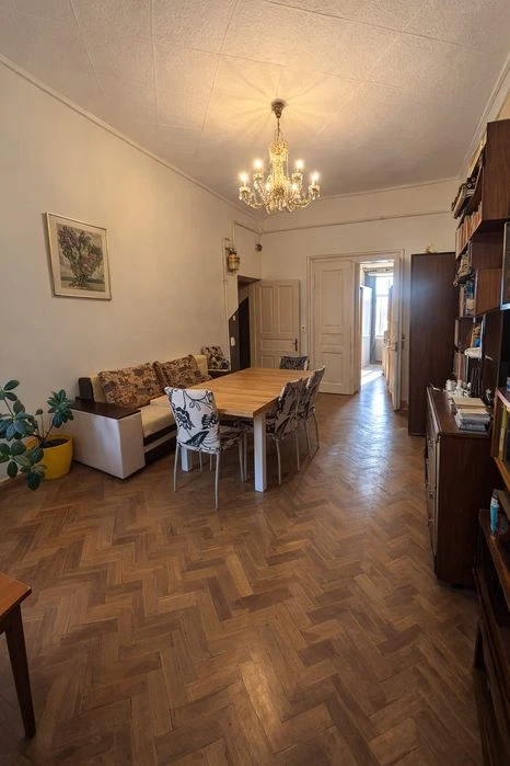 Продаж  квартира в Центрі вул.Грушевського  !