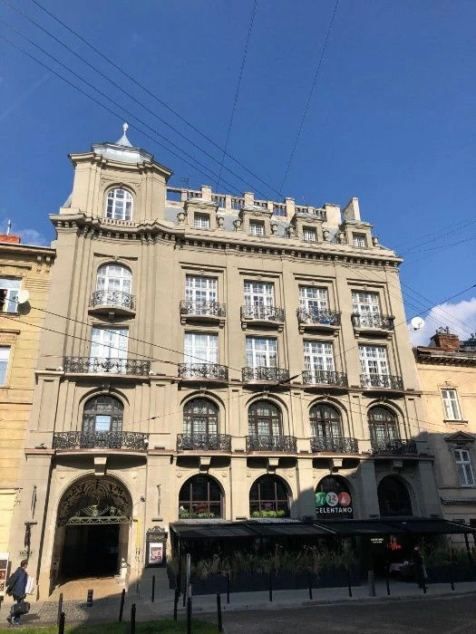 Продаю квартиру двокімнатну, центр м.Львів