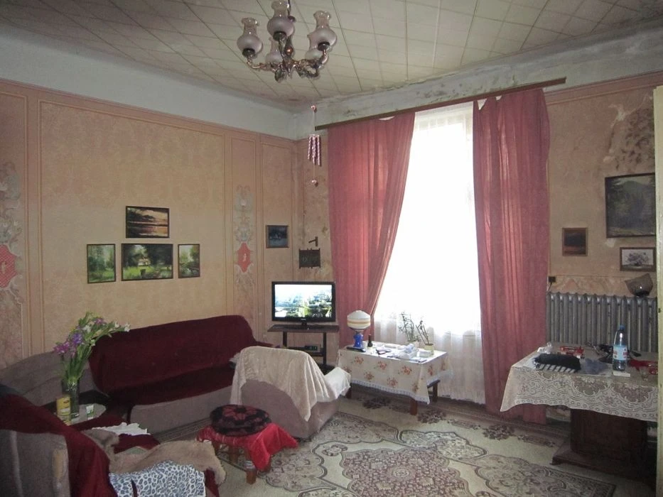 Продаю квартиру двокімнатну, центр м.Львів