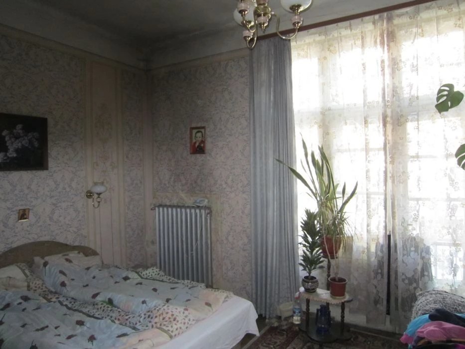 Продаю квартиру двокімнатну, центр м.Львів
