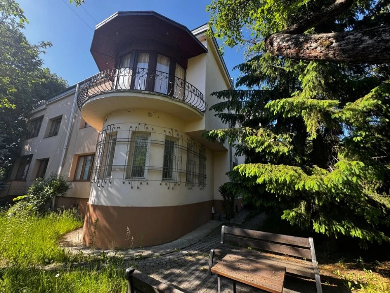 Продаж 5-кім кв-ри на  Новому Львові ( паркова зона) 
2-3/3ц