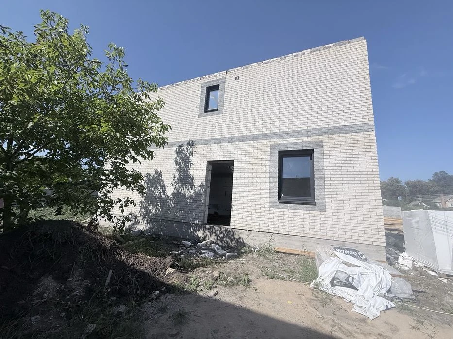 I am selling a house for 65,000 from Zabuzhnik near the lake