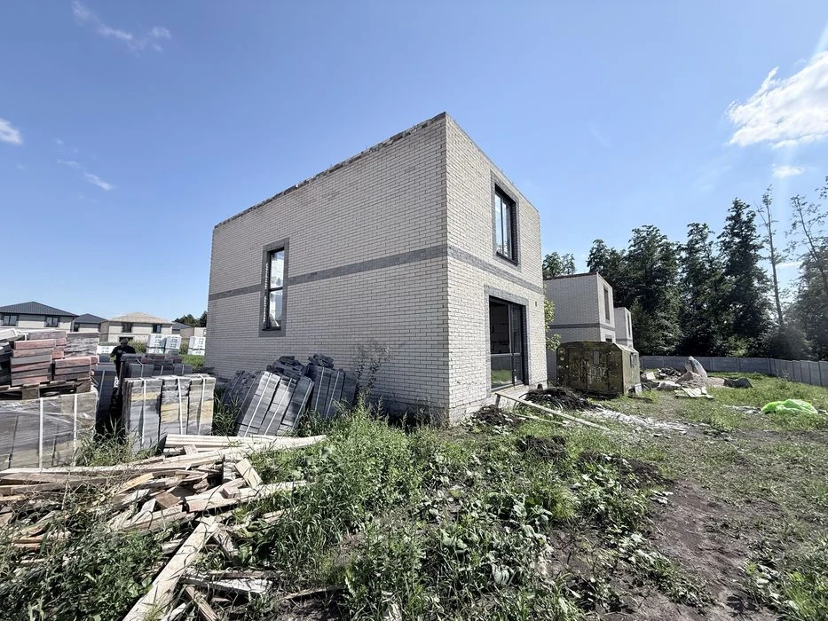 I am selling a house for 65,000 from Zabuzhnik near the lake