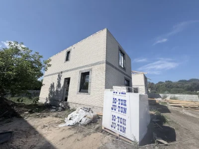 I am selling a house for 65,000 from Zabuzhnik near the lake