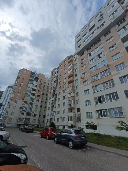 Продаж дворівневої 3к квартири в зданій новобудові по вул Пі