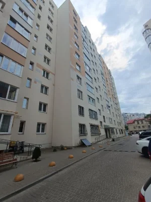 Продаж дворівневої 3к квартири в зданій новобудові по вул Пі