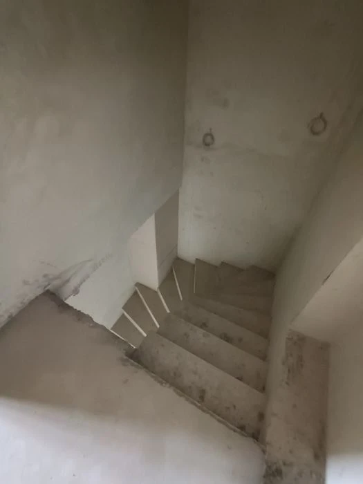 Продаж дворівневої 3к квартири в зданій новобудові по вул Пі