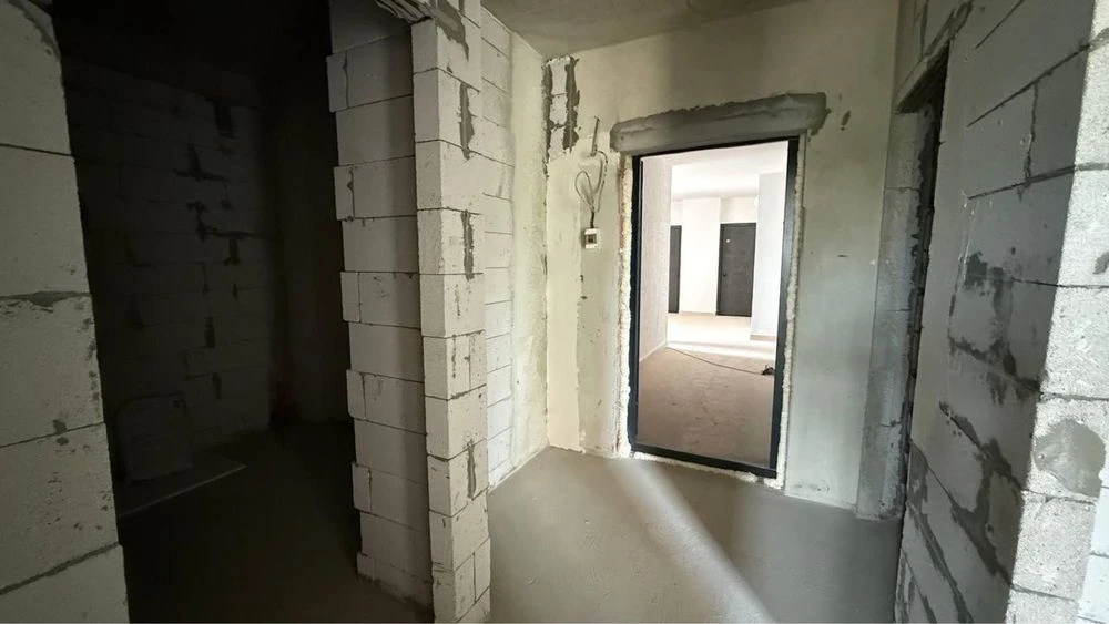 Здано/Продаж 2-кім. квартири 73,1 м/вул. Очеретяна, 11/Карпа