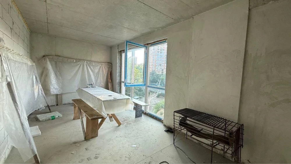 Здано/Продаж 2-кім. квартири 73,1 м/вул. Очеретяна, 11/Карпа