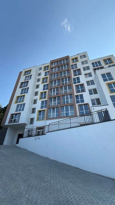 Здано/Продаж 2-кім. квартири 73,1 м/вул. Очеретяна, 11/Карпа