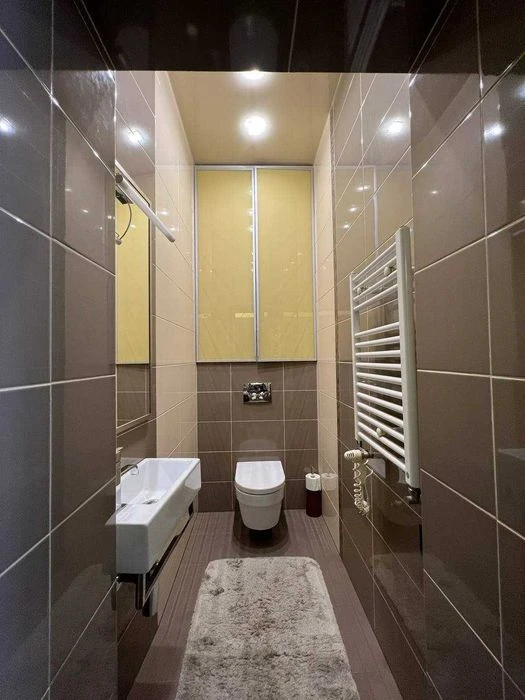 Продаж квартири в центрі з паркінгом