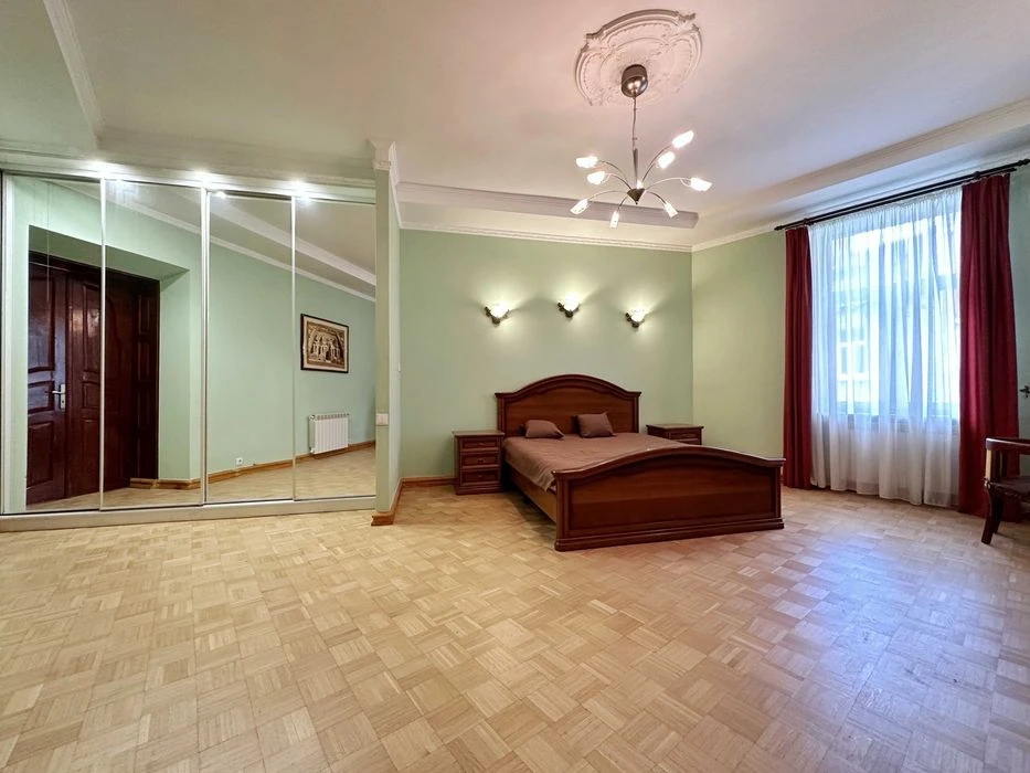 ПРОДАЖ 3-кімнатної квартири в ЦЕНТРІ МІСТА вул. Дудаєва 16 (