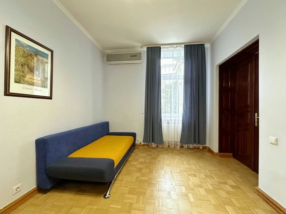 ПРОДАЖ 3-кімнатної квартири в ЦЕНТРІ МІСТА вул. Дудаєва 16 (
