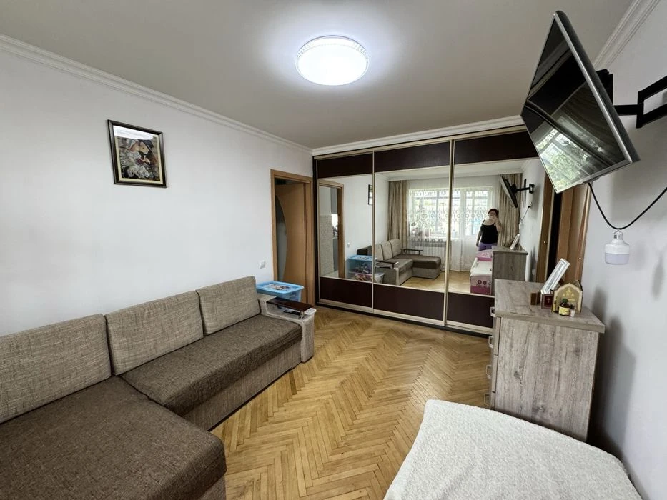 Продаж квартири. Власник