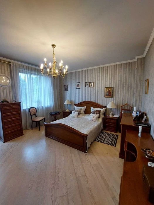 Продаж дворівневої квартири на вул. Конотопська 25 р-н Конов
