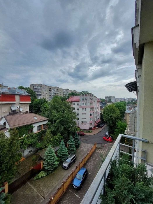 Продаж дворівневої квартири на вул. Конотопська 25 р-н Конов