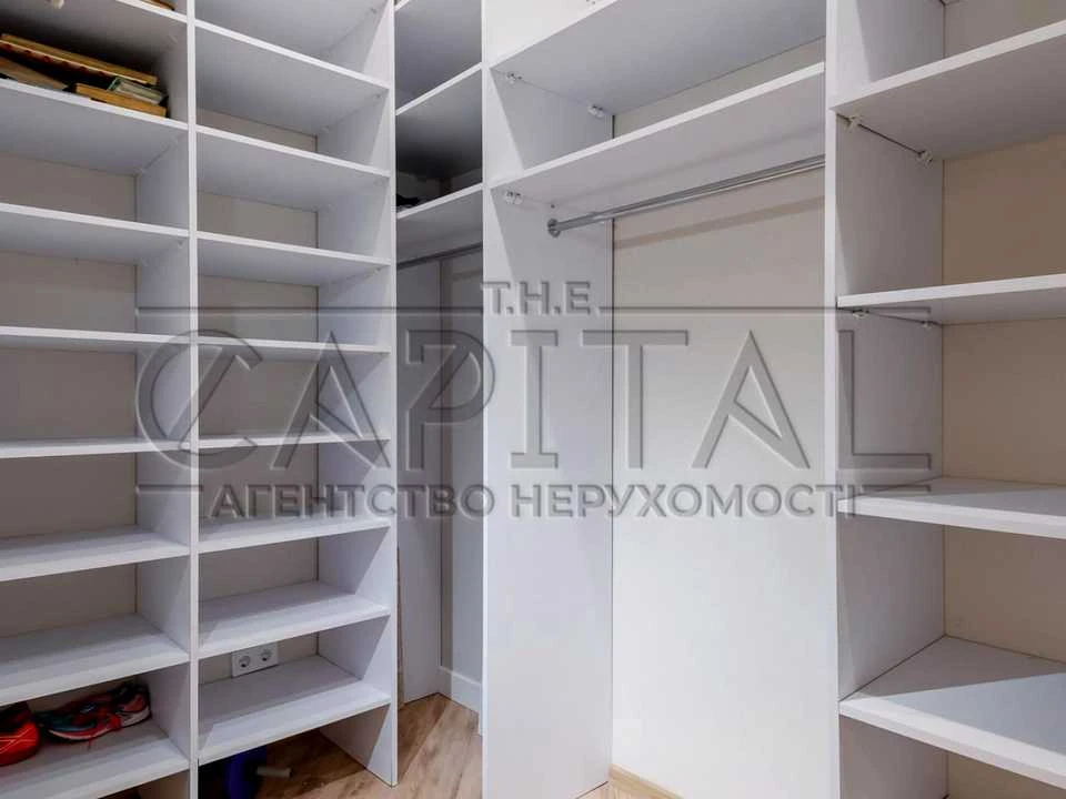 Apartment. Kyiv, Vasylya Tyutyunnyka St. (Henri Barbusa)