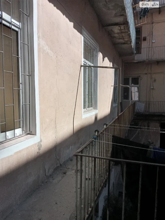 Продаж Квартира Площа Ринок