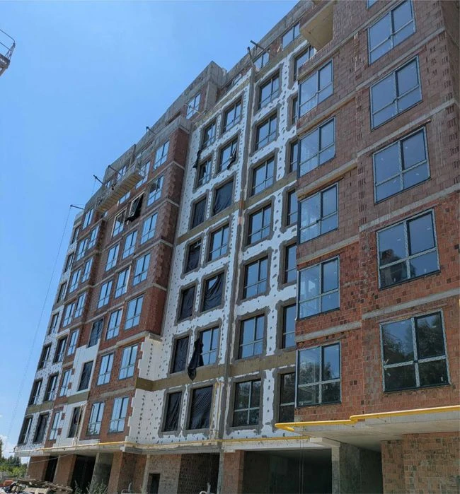 Продаж 1 кімнатна квартира 49кв + комора на парковці у ЖК Па