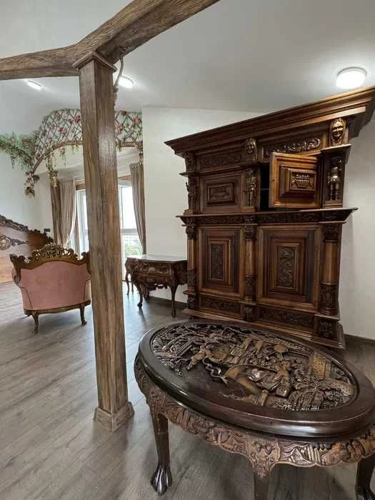 Selling a 3-room apartment (120 sq m) in a new building on Yaroslavskaya Street, CENTER