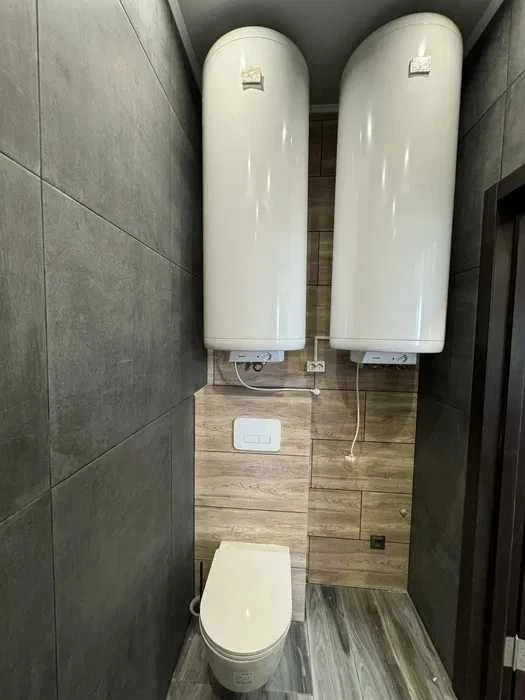 Selling a 3-room apartment (120 sq m) in a new building on Yaroslavskaya Street, CENTER