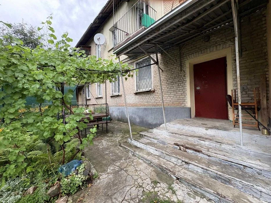 Apartment for sale at 191 Lev Landau Ave., there is a basement and separate