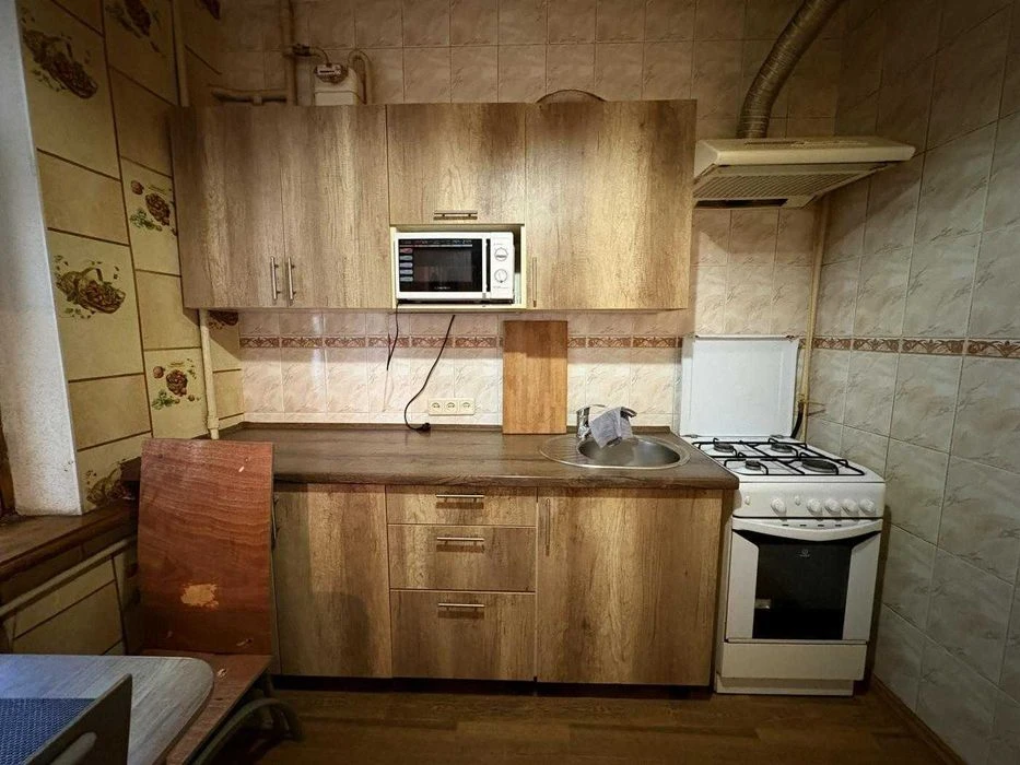 Apartment for sale at 191 Lev Landau Ave., there is a basement and separate