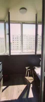 Selling a one-room apartment in a new building with major renovations.