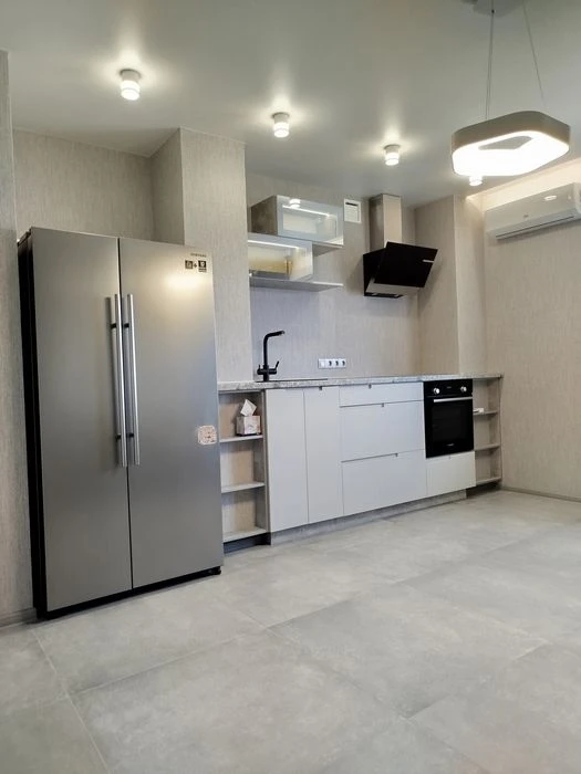 For sale 2-room apartment House on Zernovaya 77.2m2